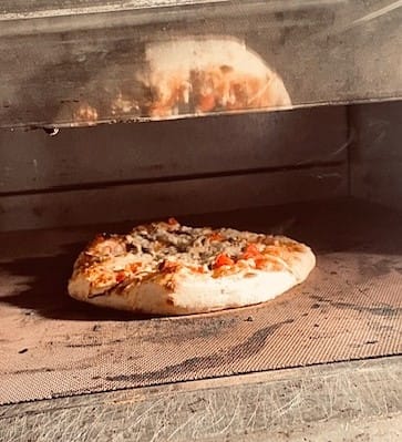 ELT starter med pizzasalg på fredagskveldene